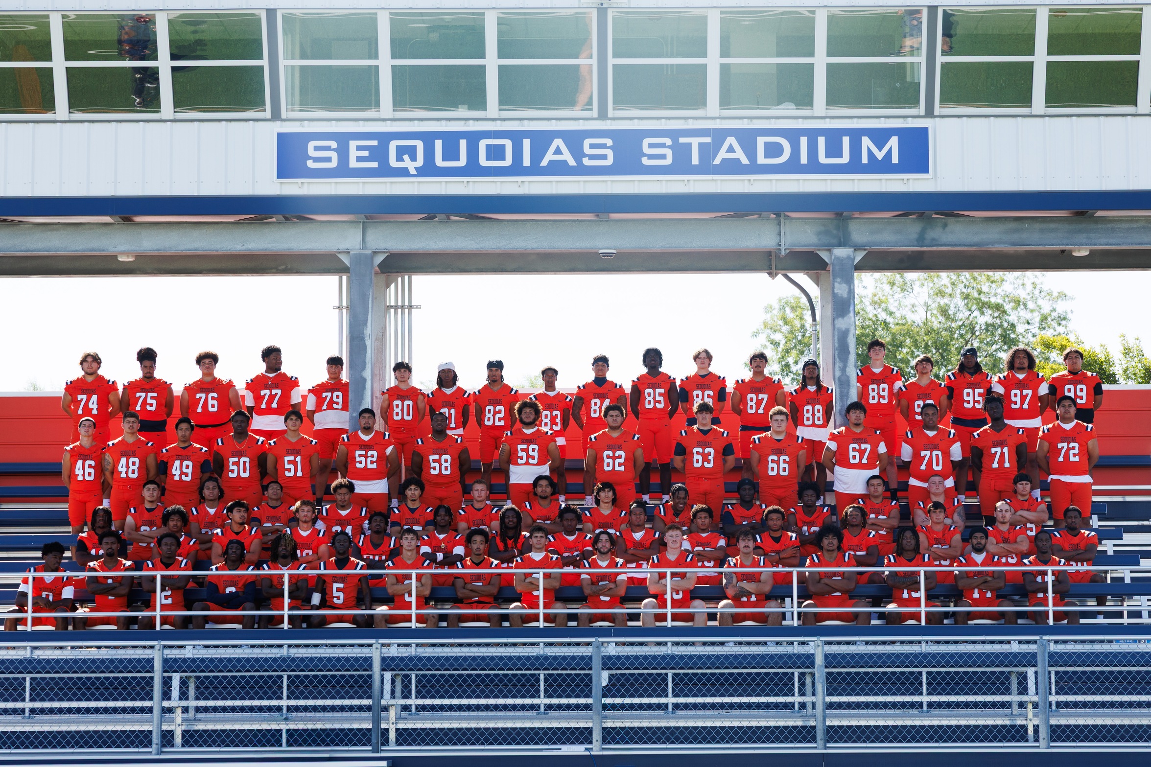 Giants football looks to challenge for conference title, state playoff berth