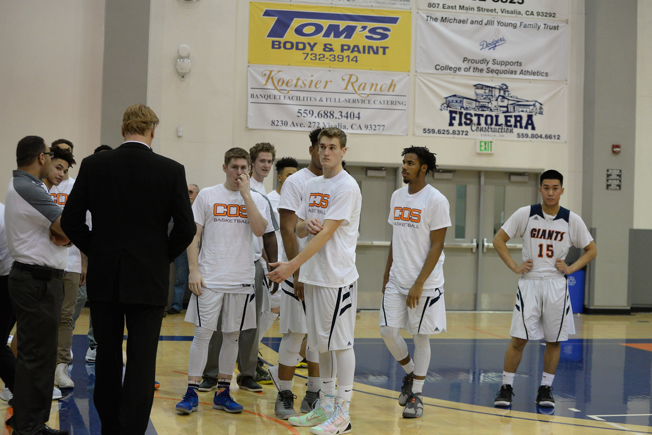 Giants defeat San Diego Mesa in home opener
