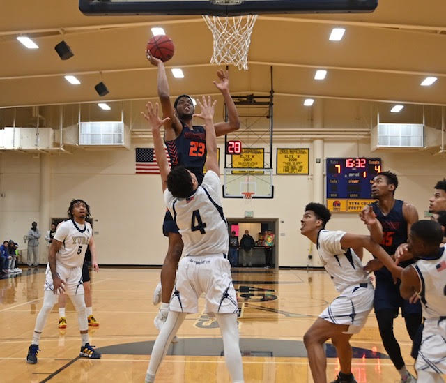 Giants rally from 21 down to earn Elite Eight berth, to face Santiago Canyon on March 13