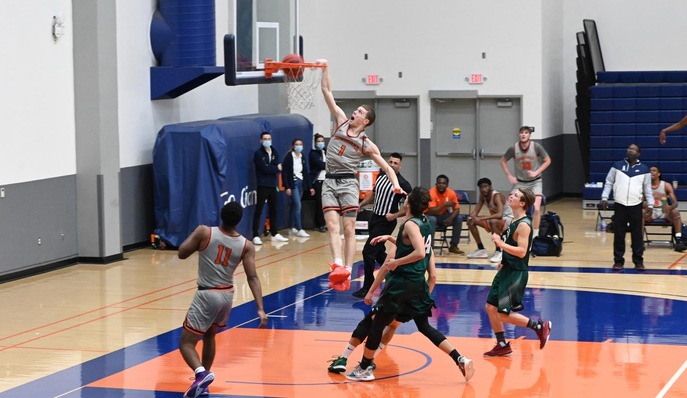 Giants men's basketball pulls out last-second win in season finale