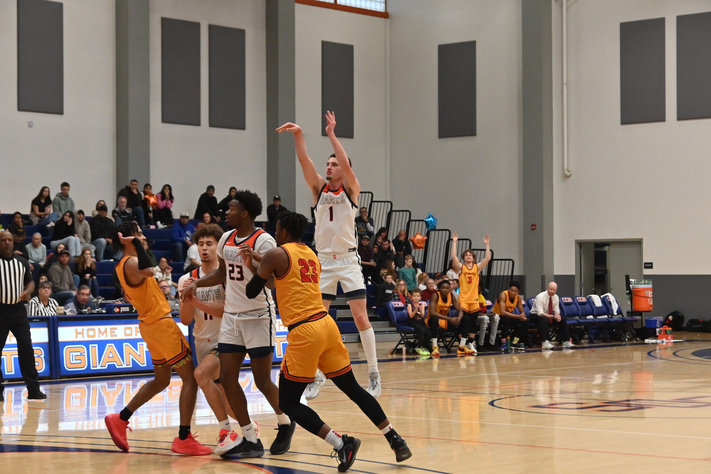 No. 15 Giants topple No. 13 Columbia in jumbled CVC men's basketball title chase