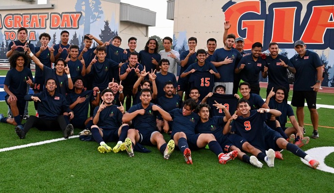 Giants' men's soccer captures first CVC title, playoff berth