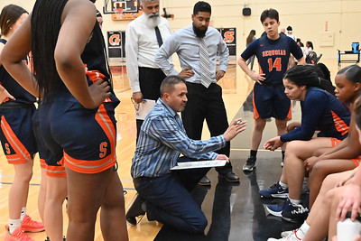 After rolling past Porterville, Giants to host West Hills-Lemoore in regular season finale