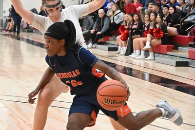 Giants can't keep pace with No. 9 Merced; resume playoff chase with game at Reedley