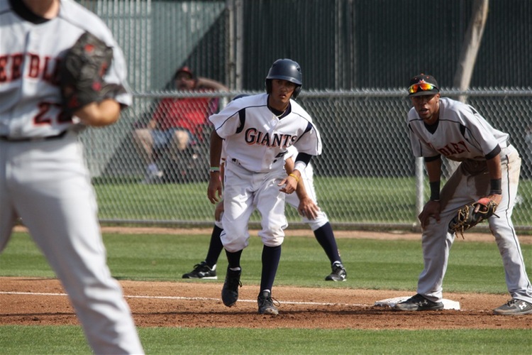 Giants drop series to Reedley; idle for a week before facing FCC