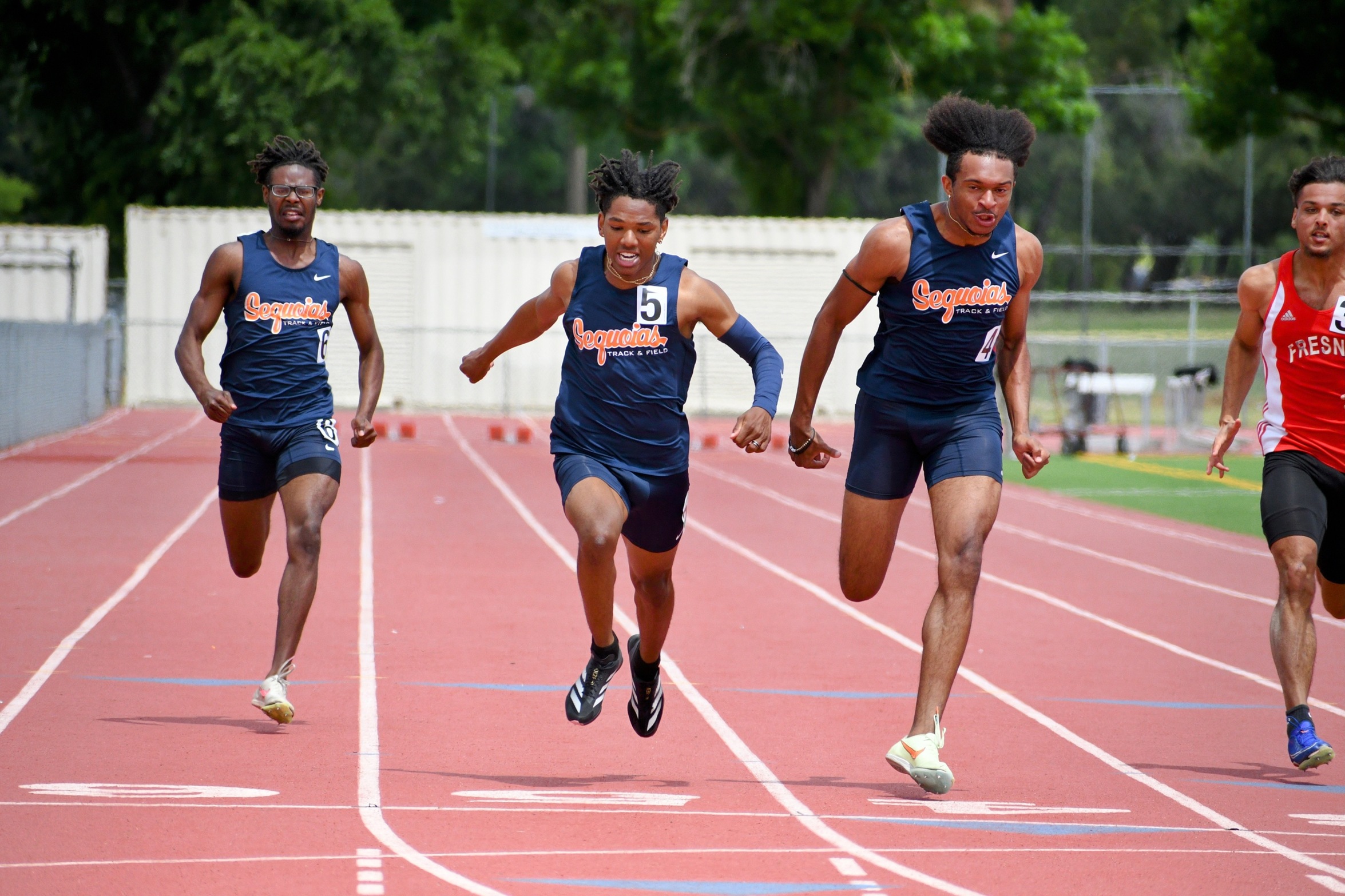 Sequoias Men Win Team Title, Women Finish Second at CVC Meet &nbsp;