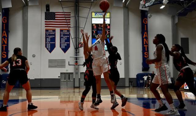Giants women host FCC in opener of basketball doubleheader