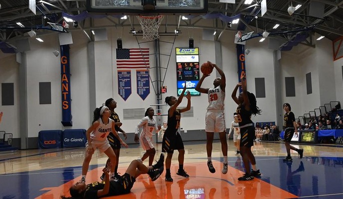 Giants' women open home doubleheader Saturday vs. Reedley