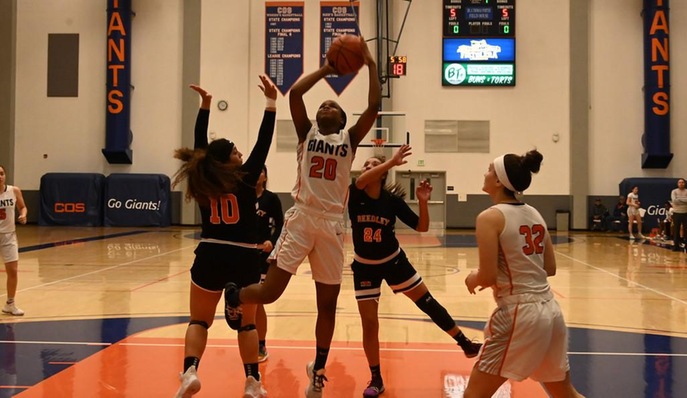 Giants fall to Reedley, return to action Jan. 25 at Porterville