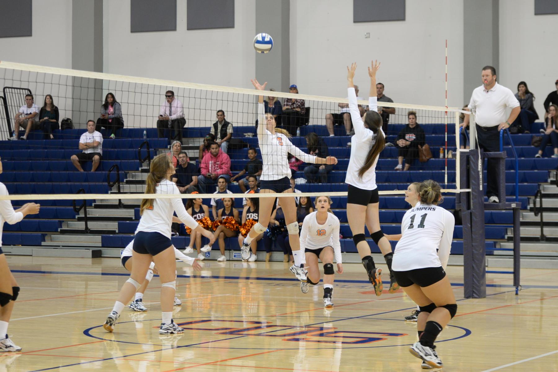 Volleyball win their second straight match