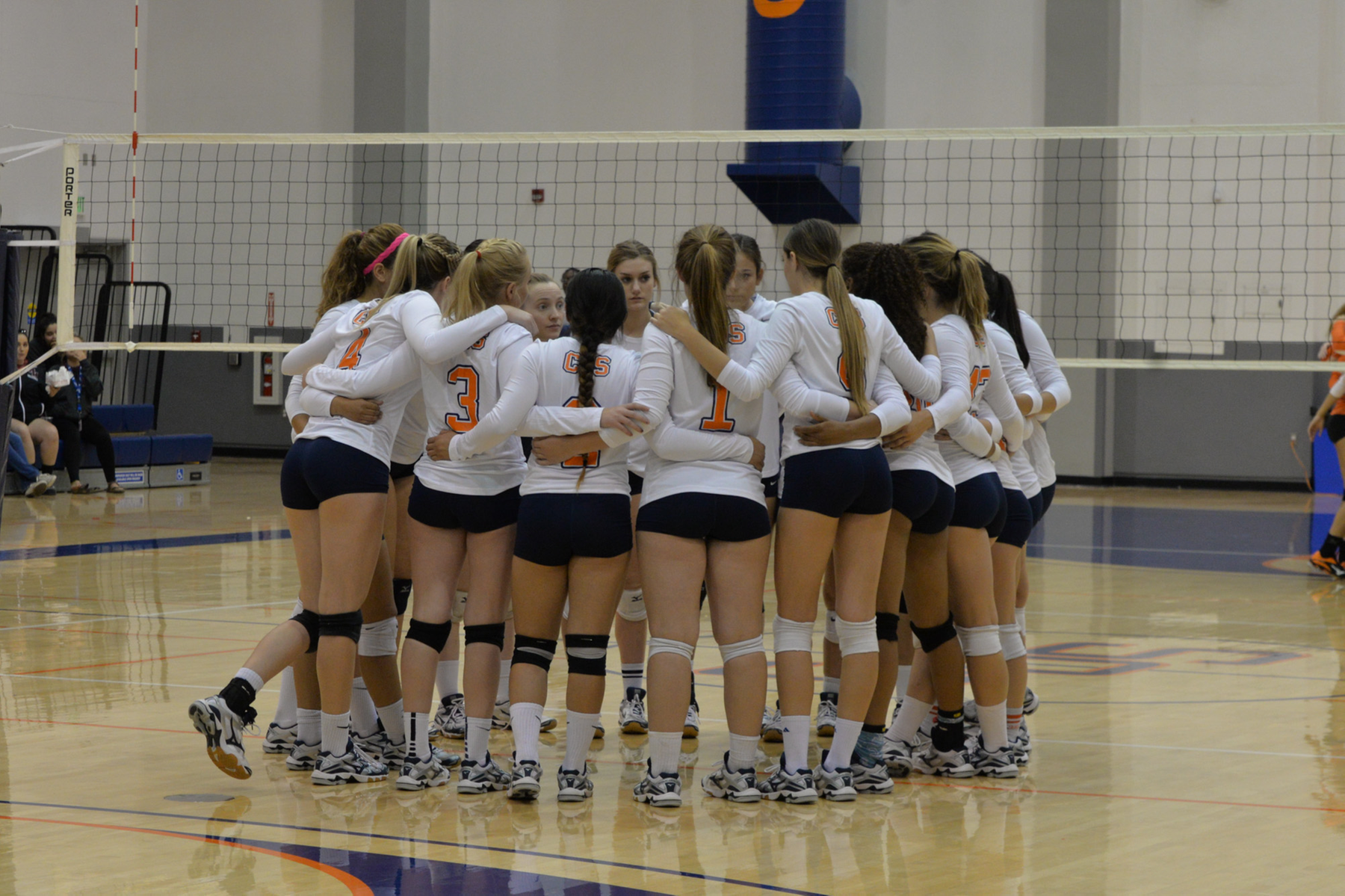 Volleyball win sixth straight match