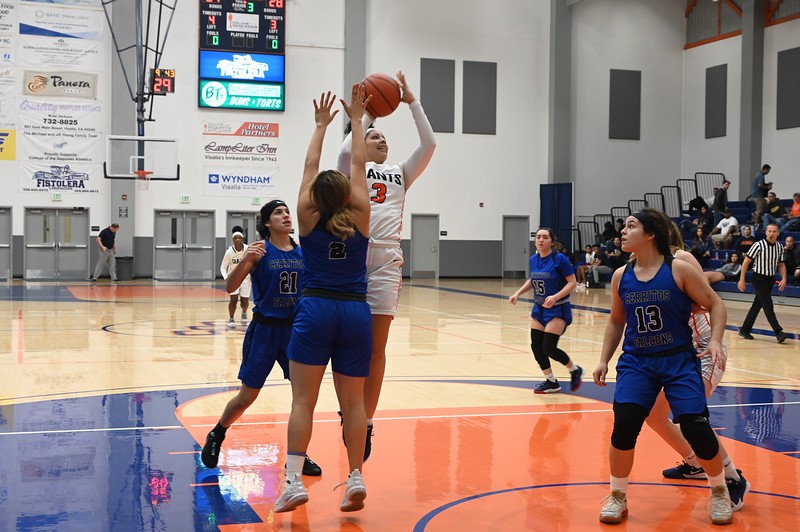 Giants roll behind Reed; next up: Gilcrest Tournament