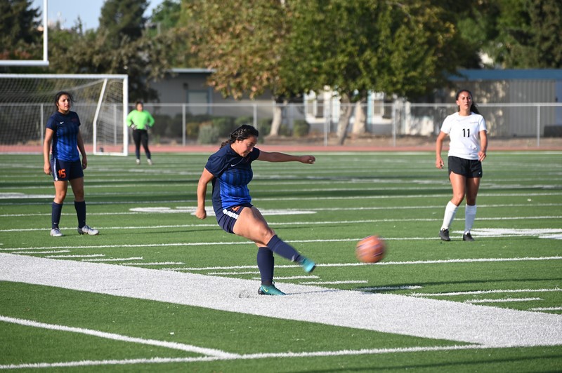 Giants to host Clovis
